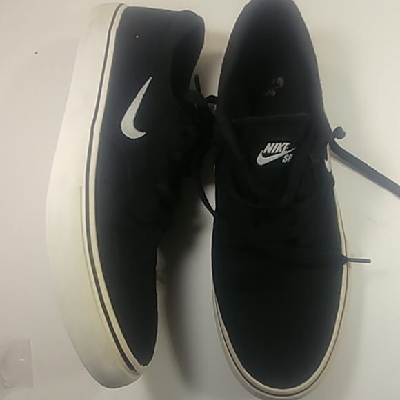 nike sb clutch men's skate shoes
